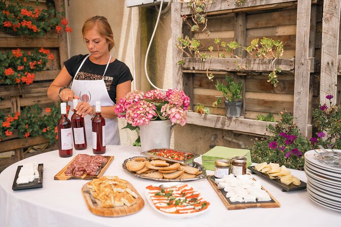 Cortecorbo winery: Pizza Cooking class, lunch & wine tasting - Lunch arrives in generous Italian courses