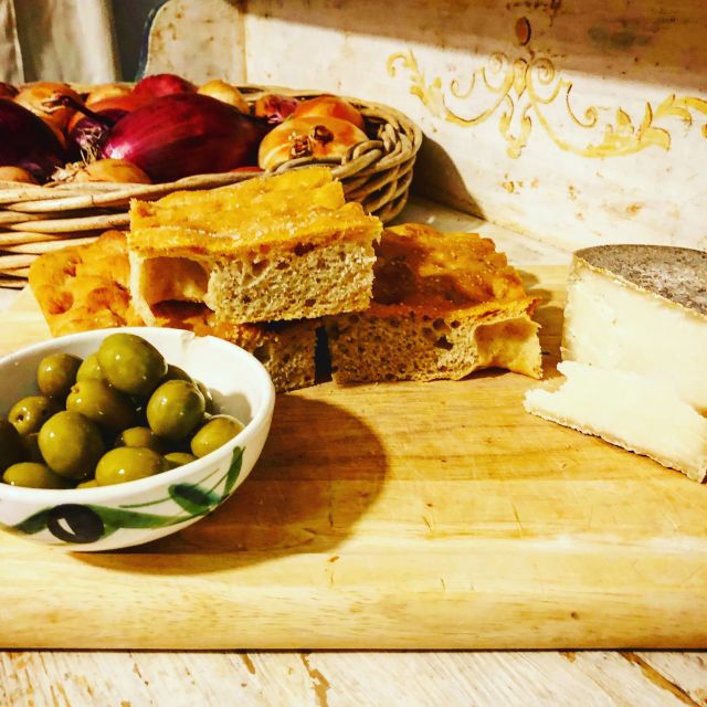 Cortona: Pasta and Pizza Cooking Class - The garden break adds more than scenery