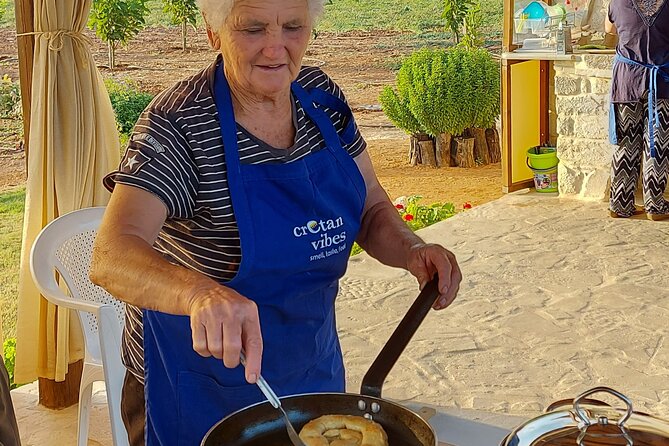 Cretan Cooking Class and Olive Oil Tasting - Learning to taste olive oil properly