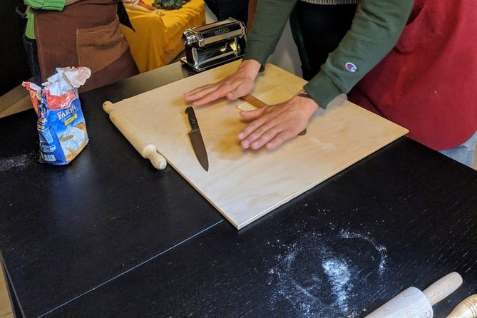 Culurgiones Cooking Class Cagliari - Learning the culurgiones seal