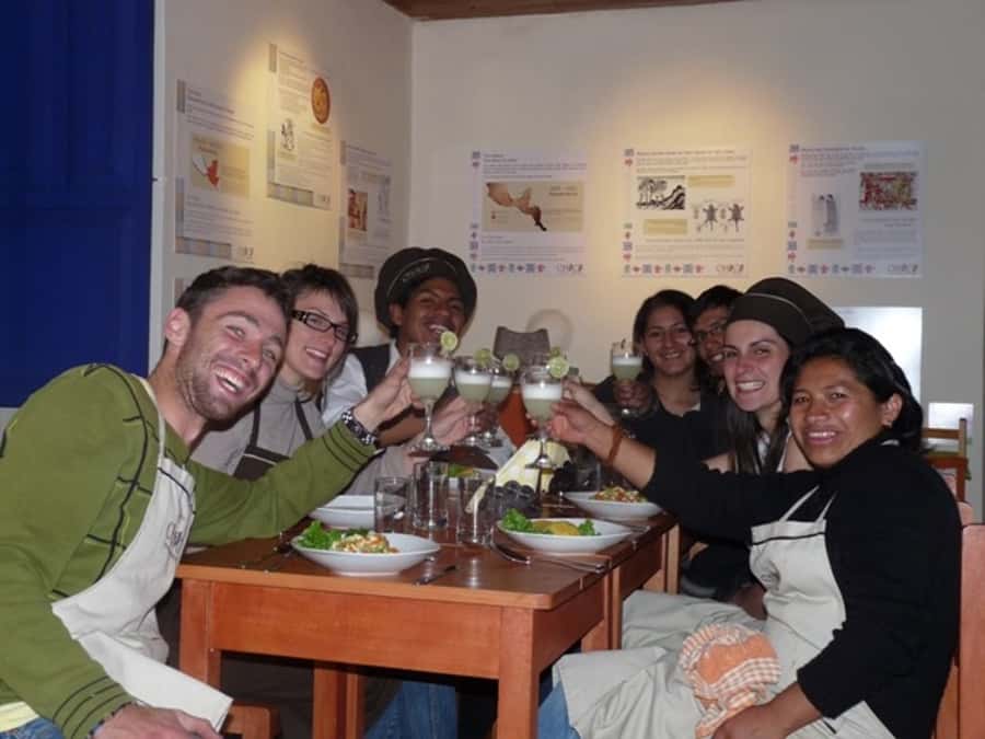 Cusco: 3-Hour Peruvian Cooking Class - Choosing between lomo saltado and ají de gallina