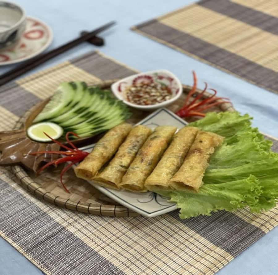 Da Nang: Cooking Pho & Vietnamese Dishes With Local Chef - Preparing pho, the main lesson