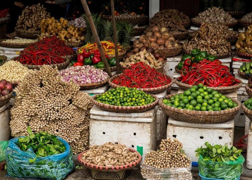 Da Nang/Hoi An: Market Tour, Basket Boat Ride, Cooking Class - Shopping for ingredients at Hoi An Market
