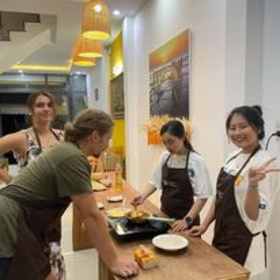 Da Nang: Traditional Cooking Class and Pho with Local Girl - Key points at a glance