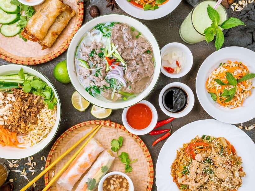 Dalat: Home Cooking Class with Central Market Tour - The guide makes the difference