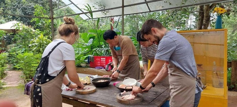 Dalat: Home Cooking Class with Central Market Tour - Starting at Central Market
