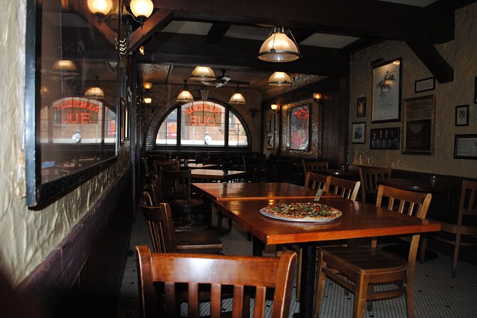 Deep Dish Cooking Class at Pizzeria Uno in Chicago - Arriving at 6 p.m. on North Wabash Avenue