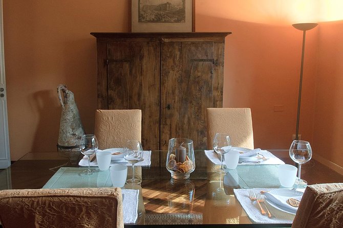 Dining experience at a local's home in Brindisi with show cooking - The first hour: cooking with your host