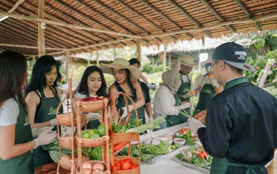 Dinner from cooking class & enjoy local night market - FAQ