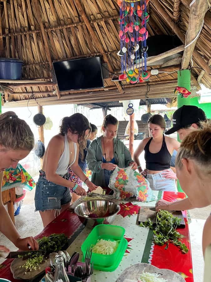 El Paredón: Traditional Cooking Class with a Local Family - Why this El Paredón cooking class feels personal
