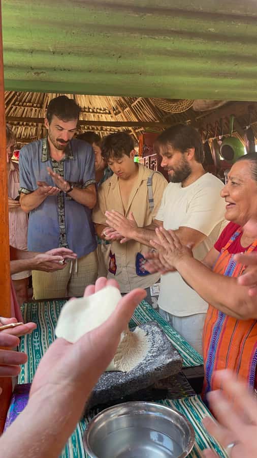 El Paredón: Traditional Cooking Class with a Local Family - Sitting down to eat with the family