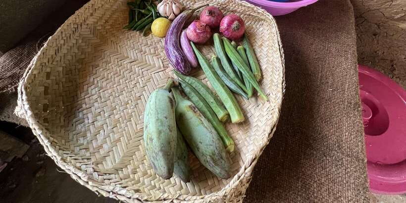 Ella Cook With Sadamali - Traditional Tools, Clay Pots, and Firewood