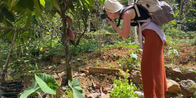 Ella : Cooking class with amazing Spice Garden Tour - The people make the class feel personal