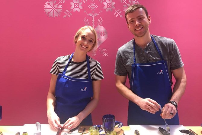 Essence of Mexico: Authentic Mexican Cooking Class & Market Tour - What the small group changes