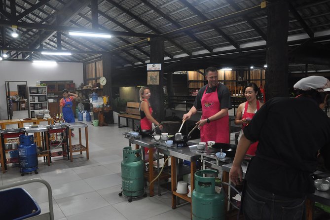 Evening Cooking Class in Organic Farm with Local Market Tour - Why this $29 class offers good value