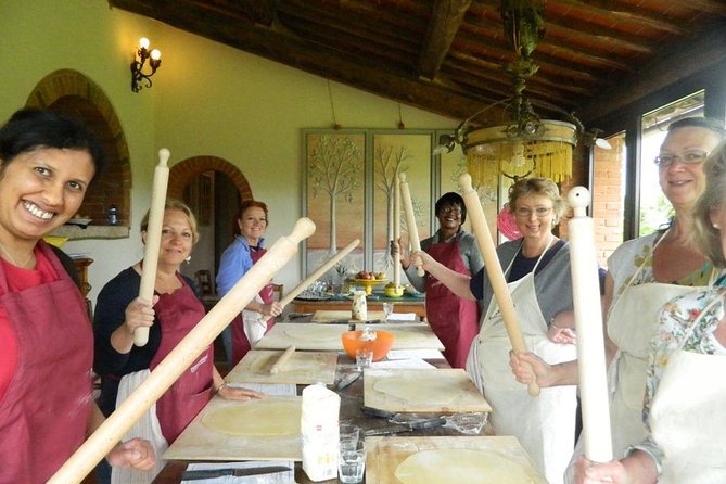 Exclusive Cooking Lessons in Tuscany with a Professional Chef - Who should book this experience?
