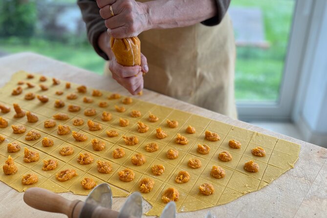 Felsina Culinaria - Personalised Private Cooking Course - Eating what you prepare at the countryside table