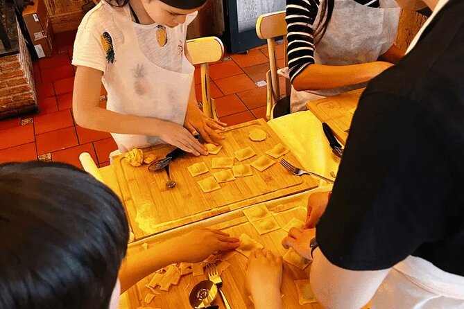 Fettuccine Pasta Cooking Class in Rome City Center - Bruschetta, drinks, and a Roman lunch