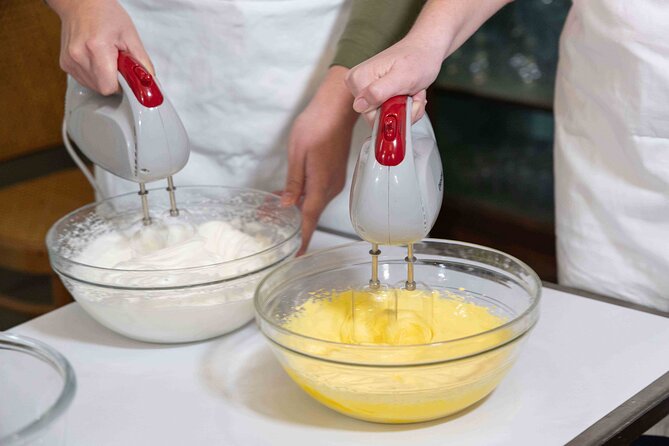 Fettuccine Ravioli and Tiramisu Cooking Class in Rome - Choosing a Sauce and Sitting Down to Eat
