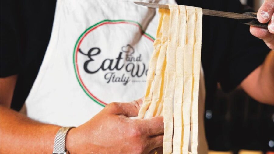 Fettuccine, Ravioli and Tiramisu Pasta Making in Rome - The chef and the feel of the class