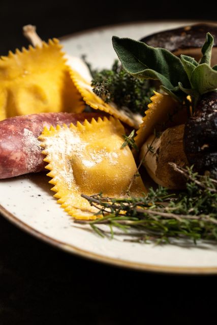 Florence: Art of Pasta Cooking Workshop with Food and Wine - Learning from chefs with restaurant experience