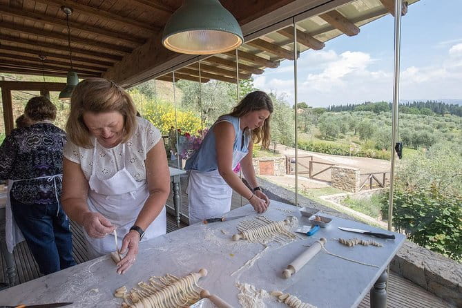Florence: Cooking Class Pasta & Tiramisu Making Unlimited Wine - A useful break in the Santo Spirito area