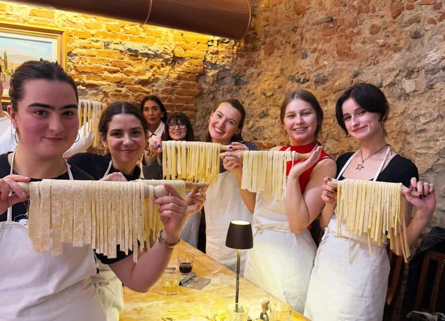 Florence Cooking Class: Ravioli & Pasta & Wine + Gift Apron - Timing, clothing, and dietary needs