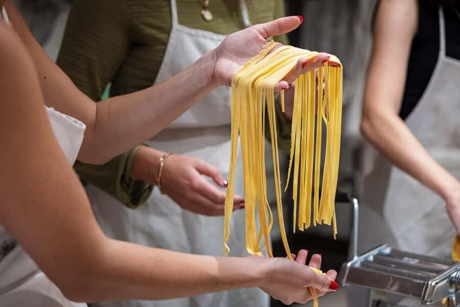 Florence: Handmade Pasta & Dessert Class with Unlimited Wine - Small drawbacks to keep in mind
