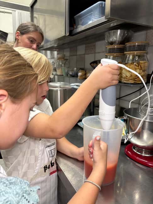 Florence: Pizza and Gelato Cooking Class - Why families seem to get the most from it
