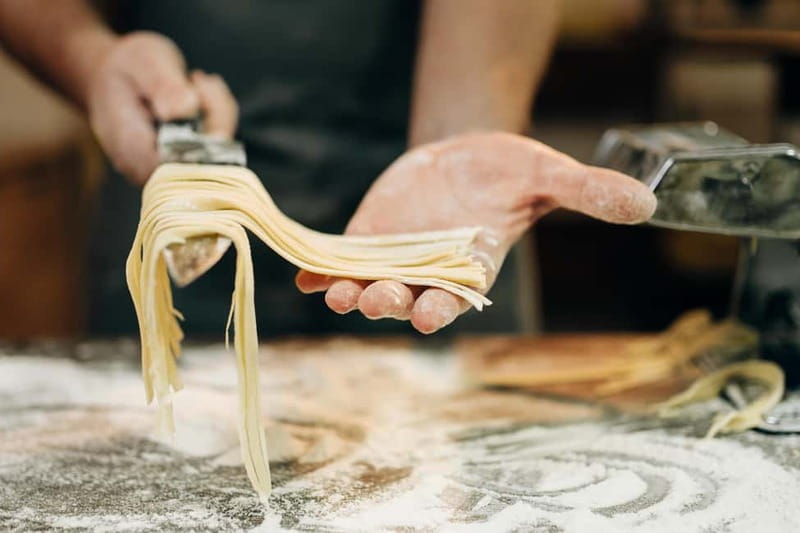 Florence: Tuscan cooking class with handmade pasta and wine - Ravioli, tortelli, and pappardelle by hand