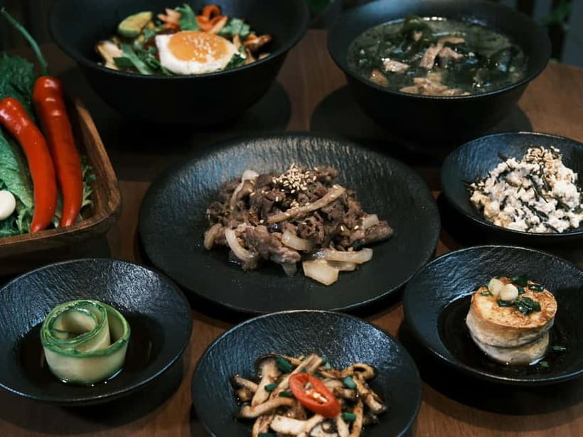 From Forest to Table: A Hansik Cooking Journey in Seoul - The host-grilled samgyeopsal course