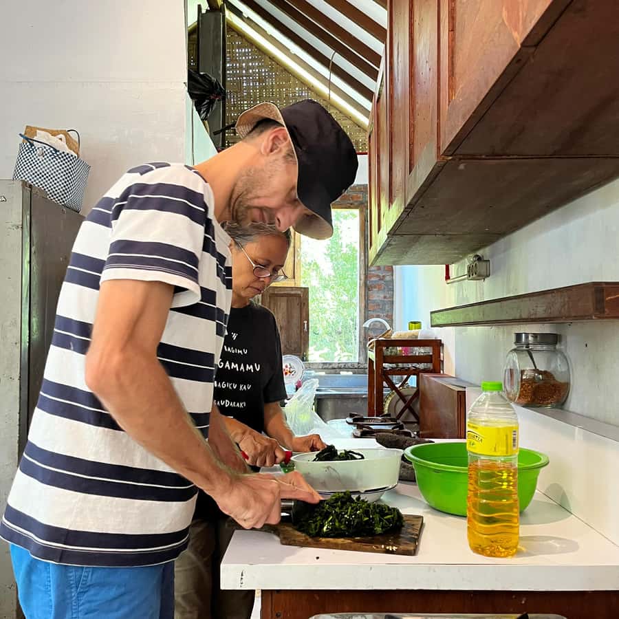 From Garden to Table: Indonesian Cooking Class in Yogyakarta - Why the Family Setting Matters