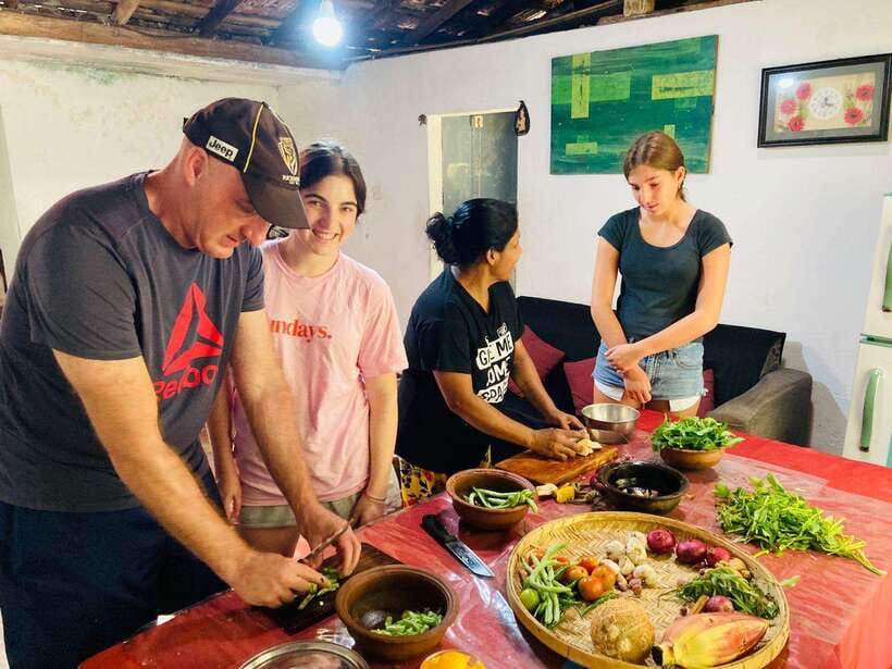 Galle: Traditional Sri Lankan Cooking Class - A family kitchen instead of a cooking studio