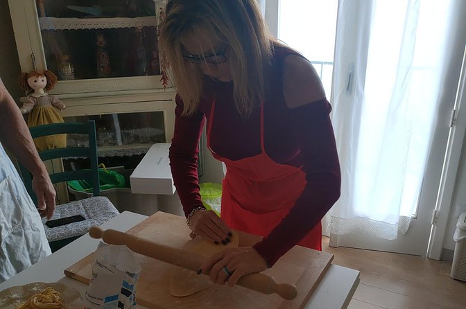 Genuine Home Cooking Class + Wine Tasting - Wine and homemade bites before the cooking starts