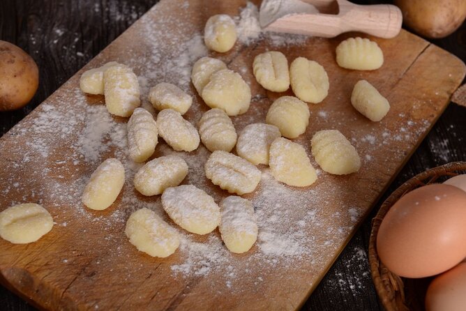 Gnocchi Cooking Class in Rome - Piazza Navona - The Piazza Navona setting adds real value