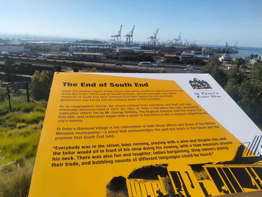 GQ: City Walking Tour & African Cuisine Cooking Class - Donkin Reserve and the city’s layered past