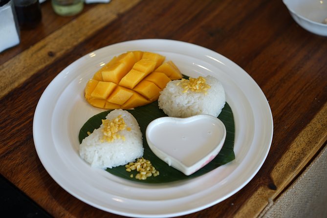 Half-Day Chiang Mai Cooking Class: Make Your Own Thai Foods - The morning market gives the class its best context