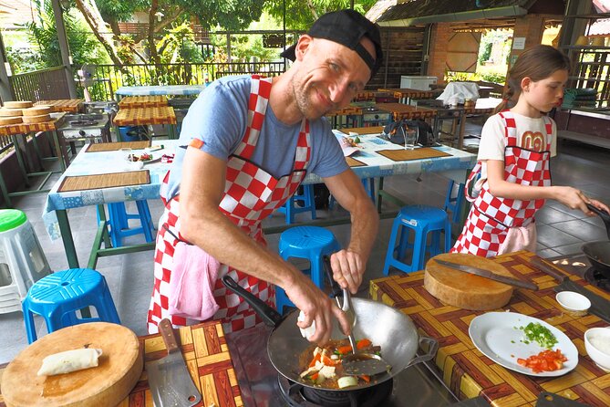 Half-Day Thai Cooking Class at Organic Farm in Chiang Mai - Choosing your dishes and making curry paste