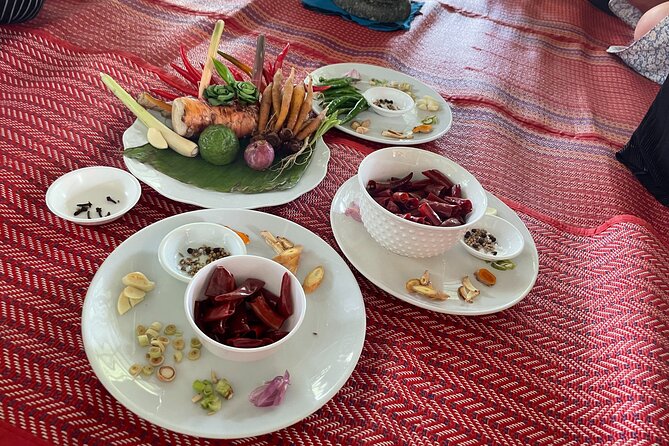 Half-Day Thai Cooking Class at Organic Farm in Chiang Mai - Vegetarian, vegan, and family options