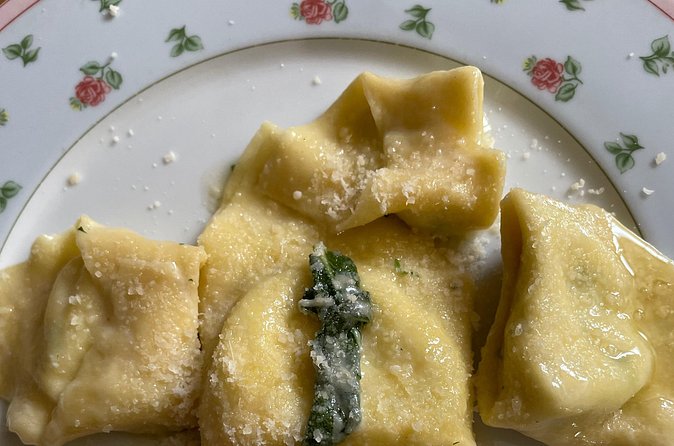 Handmade Pasta making Class with Chef Antonio - Cooking ragù alla Bolognese