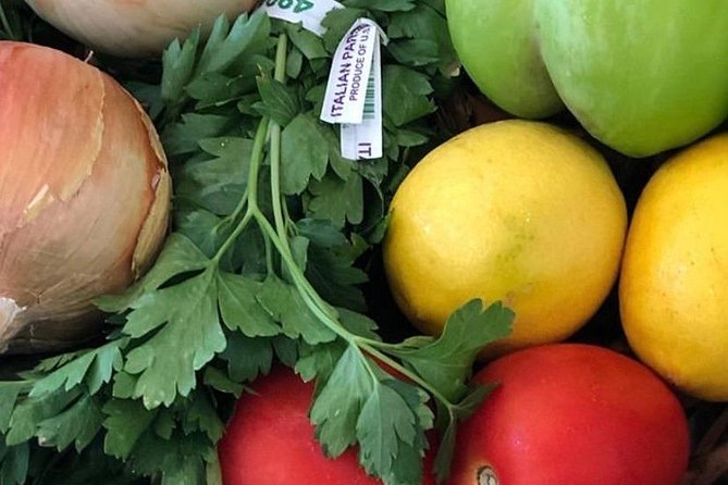 Hands-on Cajun Roux Cooking Class in New Orleans - Wine, soda, and a shared table