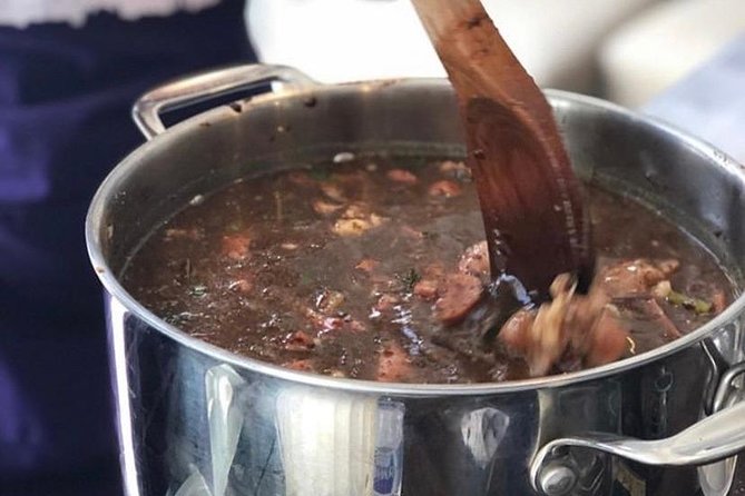 Hands-on Cajun Roux Cooking Class in New Orleans - Finishing with bananas Foster