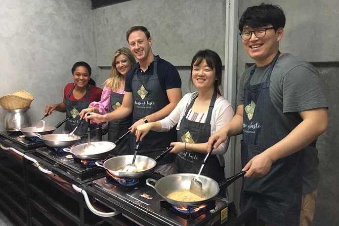 Hands on Thai Cooking Class and Market Tour - Who should book this experience