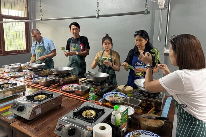 Hands-On Thai Cooking Class Bangkok with Local Chef (Small Group) - Timing, meals, and what to expect