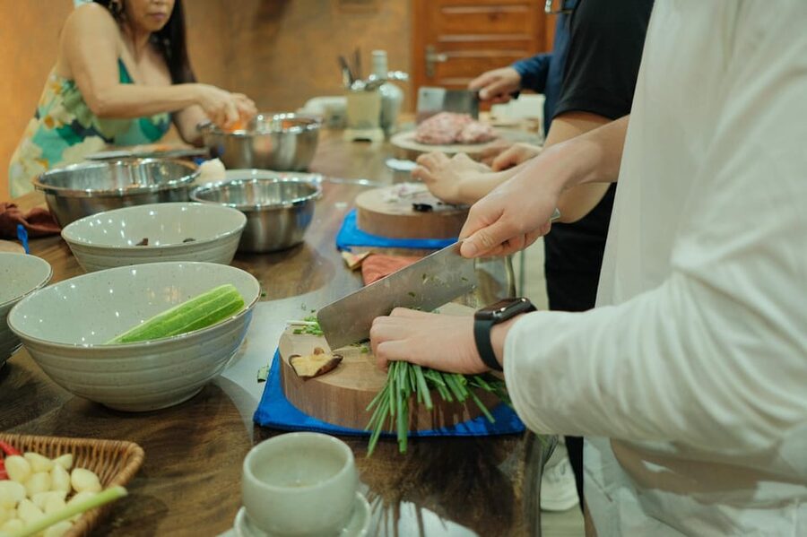 Hanoi Cooking Class: Market Tour, Free Recipe & Beverages - What the meal is like at the end
