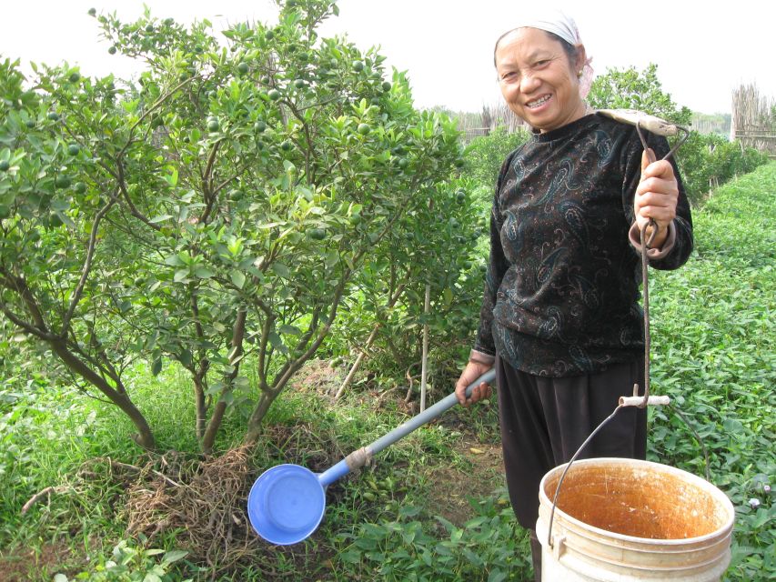 Hanoi Farm Tour and Cooking Class with Local Family - The hosts and the private format