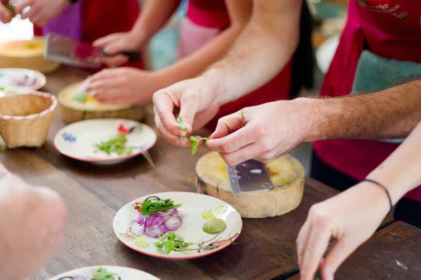 Hanoi Vegan Cooking Class: A Vietnamese Culinary Adventure - Timing, transport, and group size