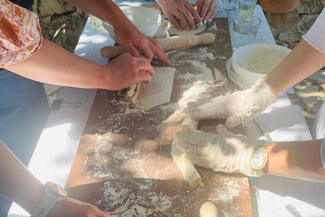 Heraklion: Cretan private cooking lesson with lunch in Arolithos - Timing, meeting point, and getting there
