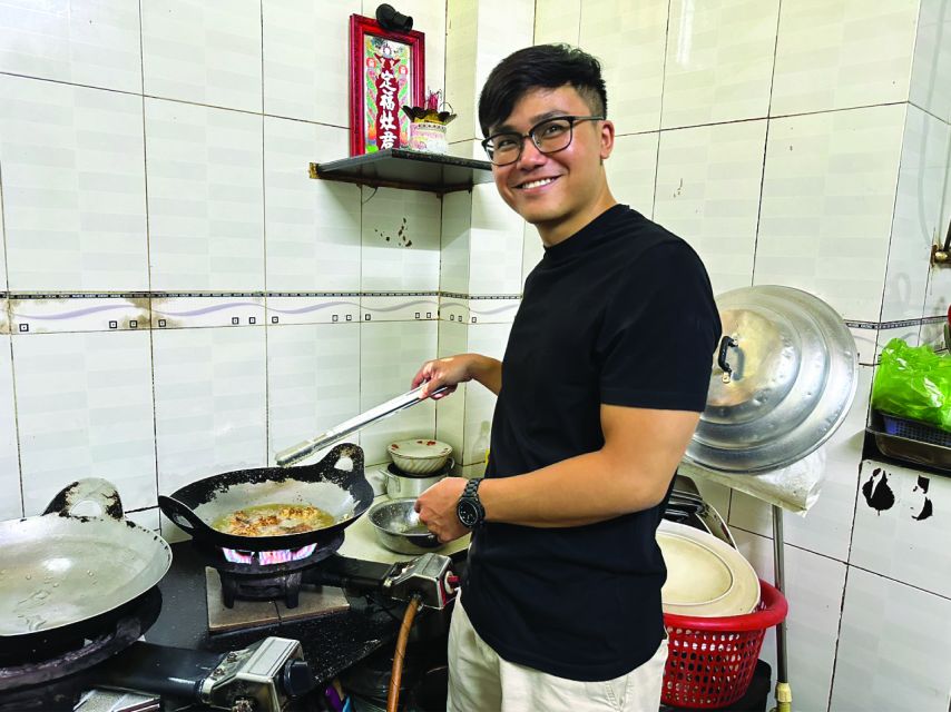 Ho Chi Minh: Local Cooking Class At Auntie's Home - Shopping at Bình Tây Market