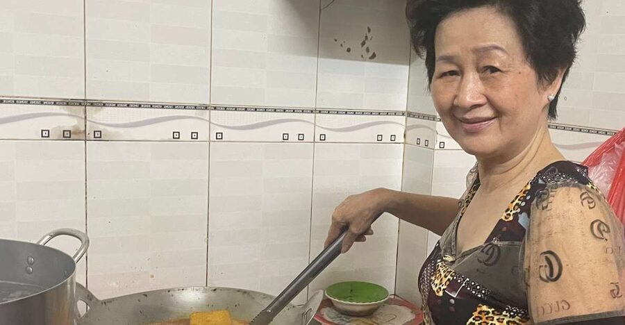 Ho Chi Minh: Local Cooking Class At Auntie's Home - Walking the back alleys